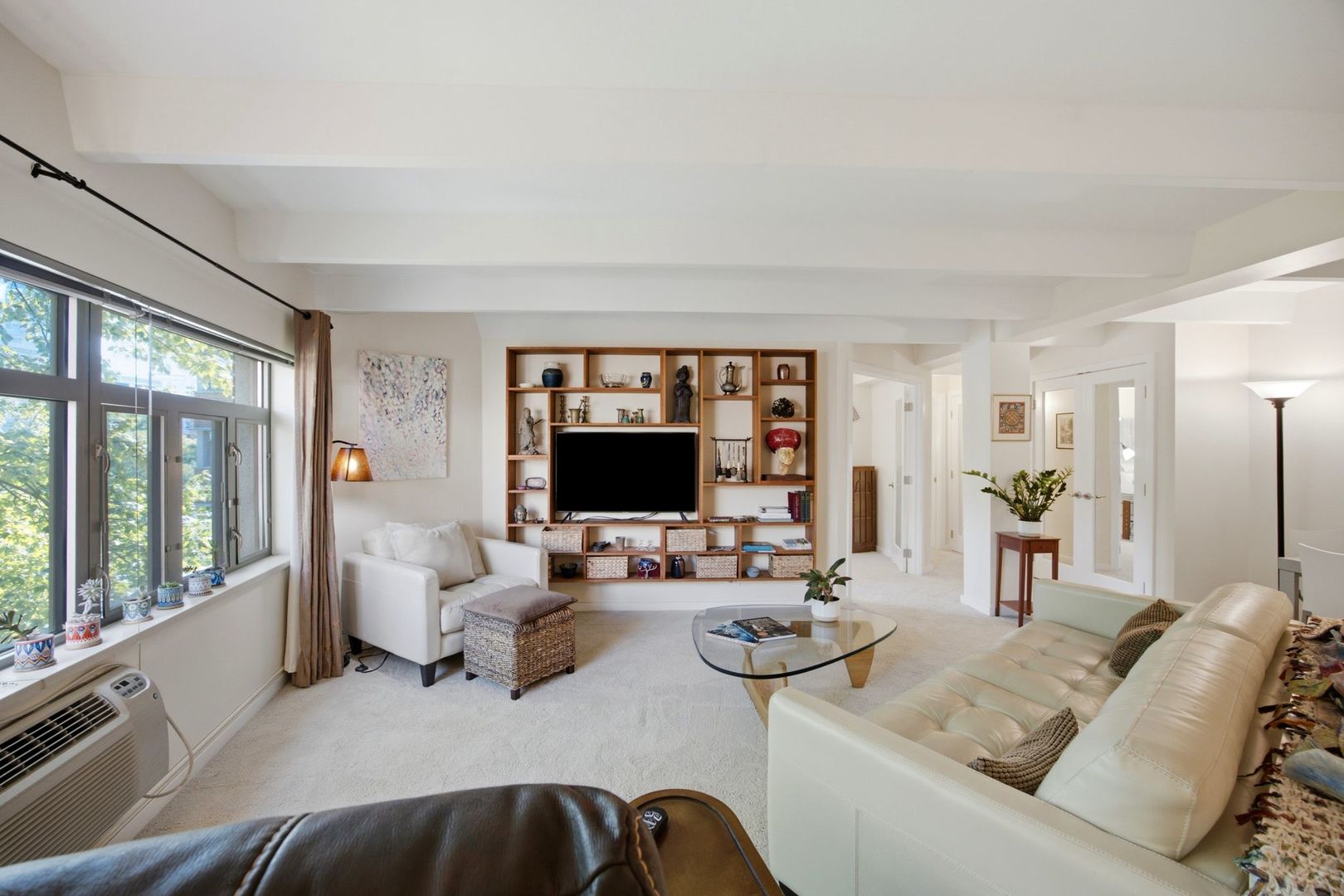 1864 SHERMAN Avenue Unit: 5SW