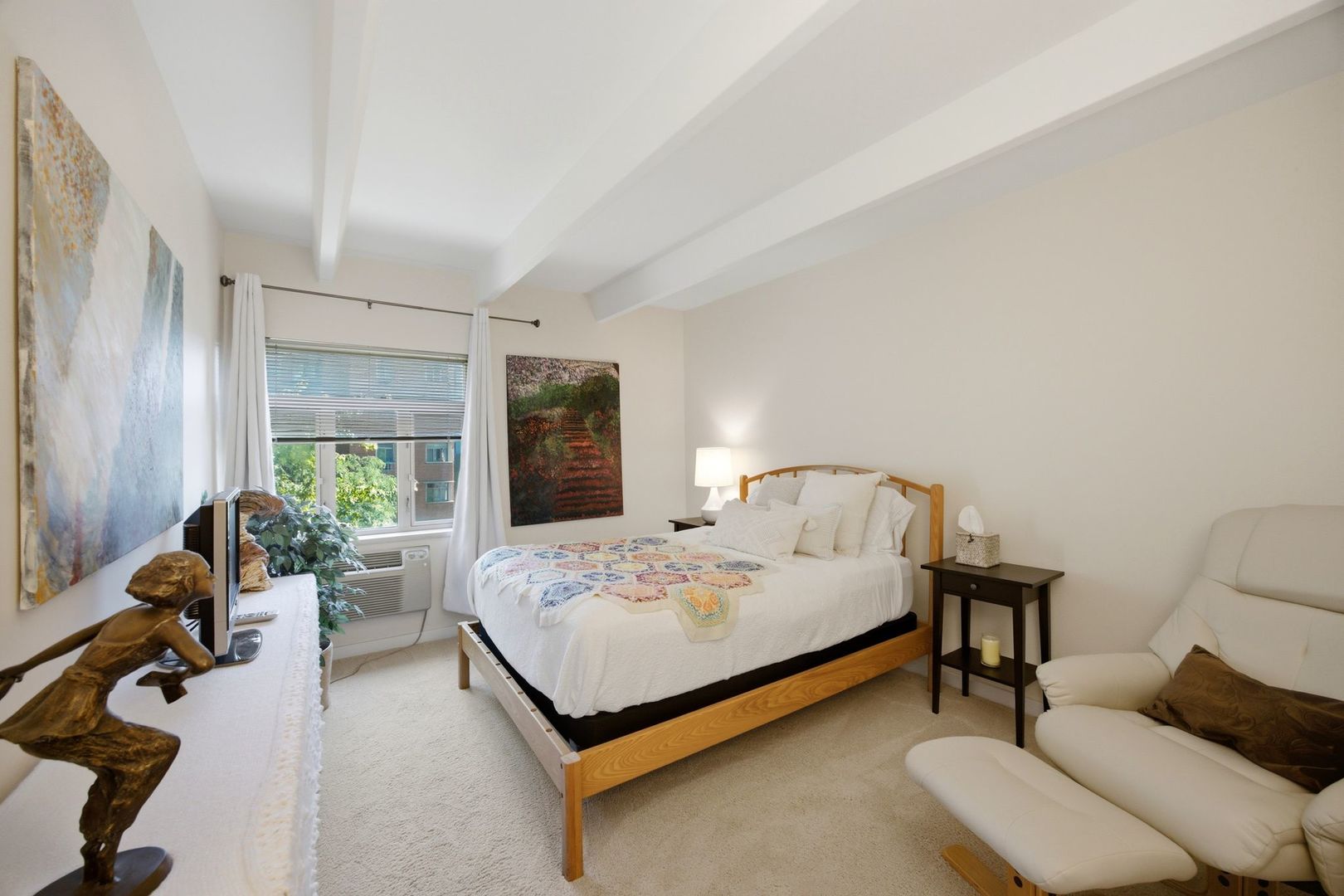 1864 SHERMAN Avenue Unit: 5SW