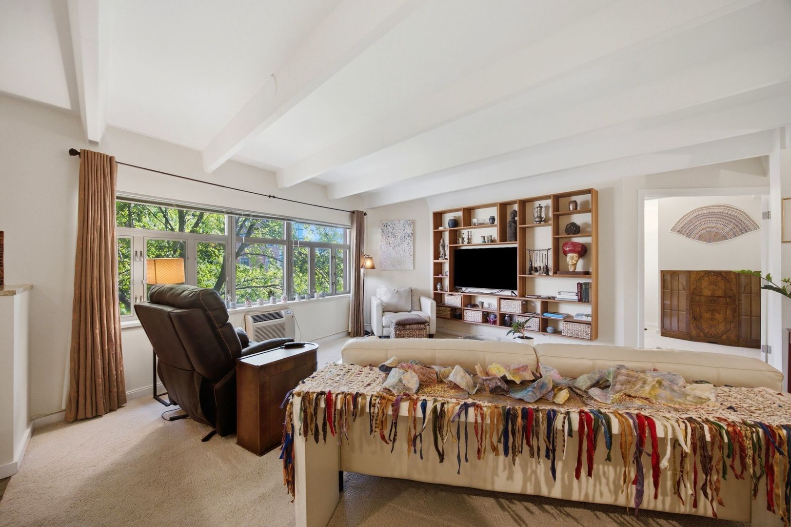 1864 SHERMAN Avenue Unit: 5SW