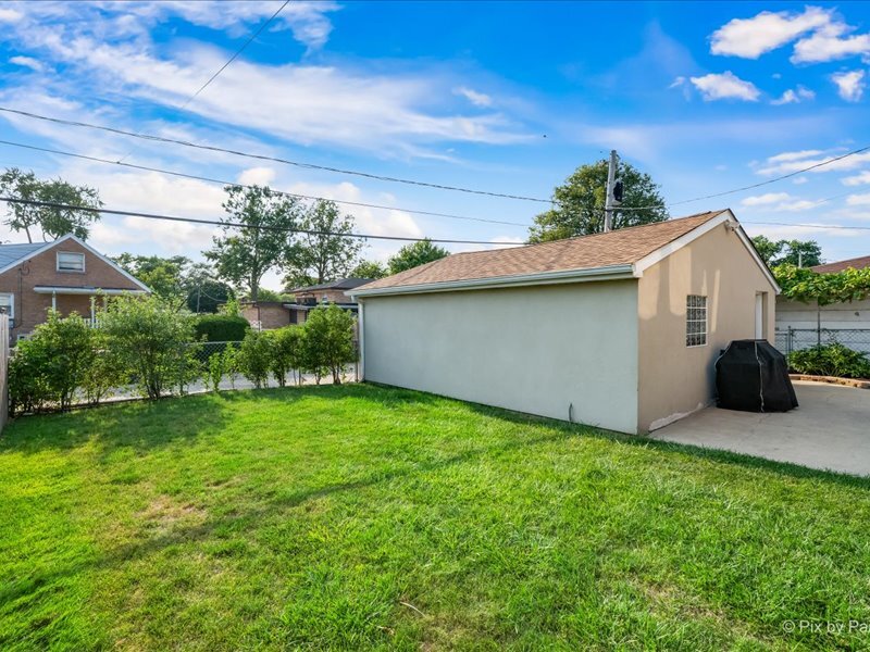 8224 N Oleander Avenue