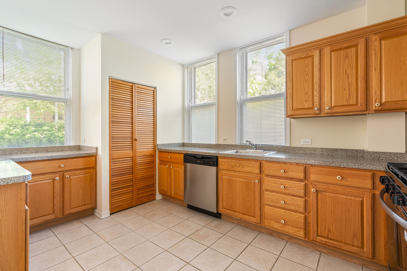 1235.5 Ridge Avenue