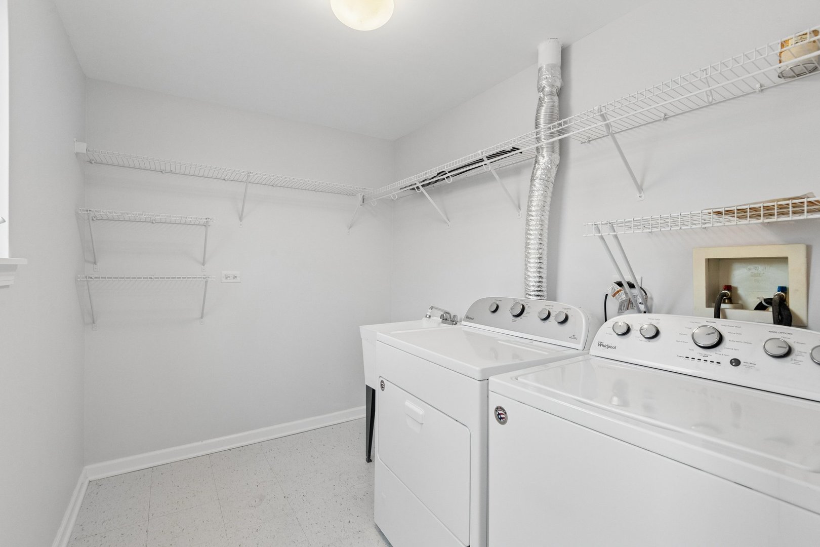 521 Chicago Avenue Unit: H