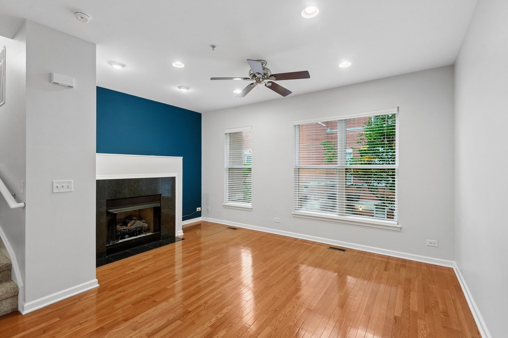 521 Chicago Avenue Unit: H