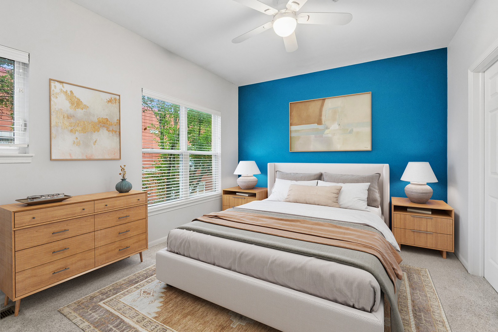 521 Chicago Avenue Unit: H