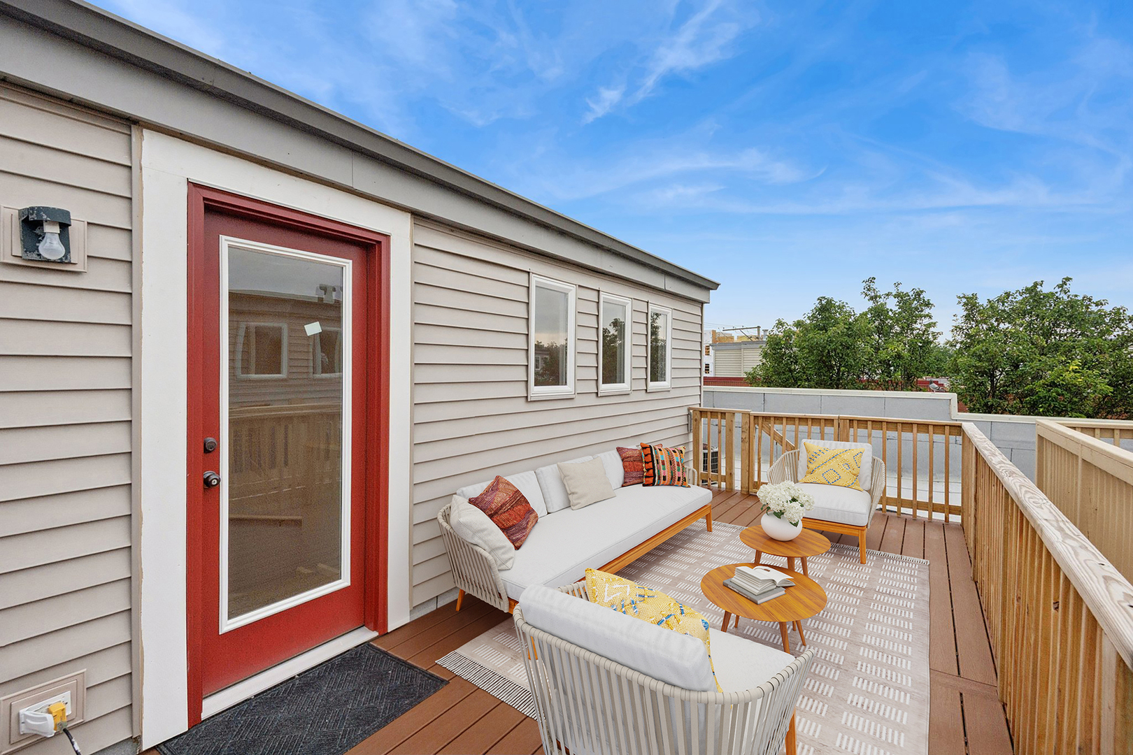 521 Chicago Avenue Unit: H