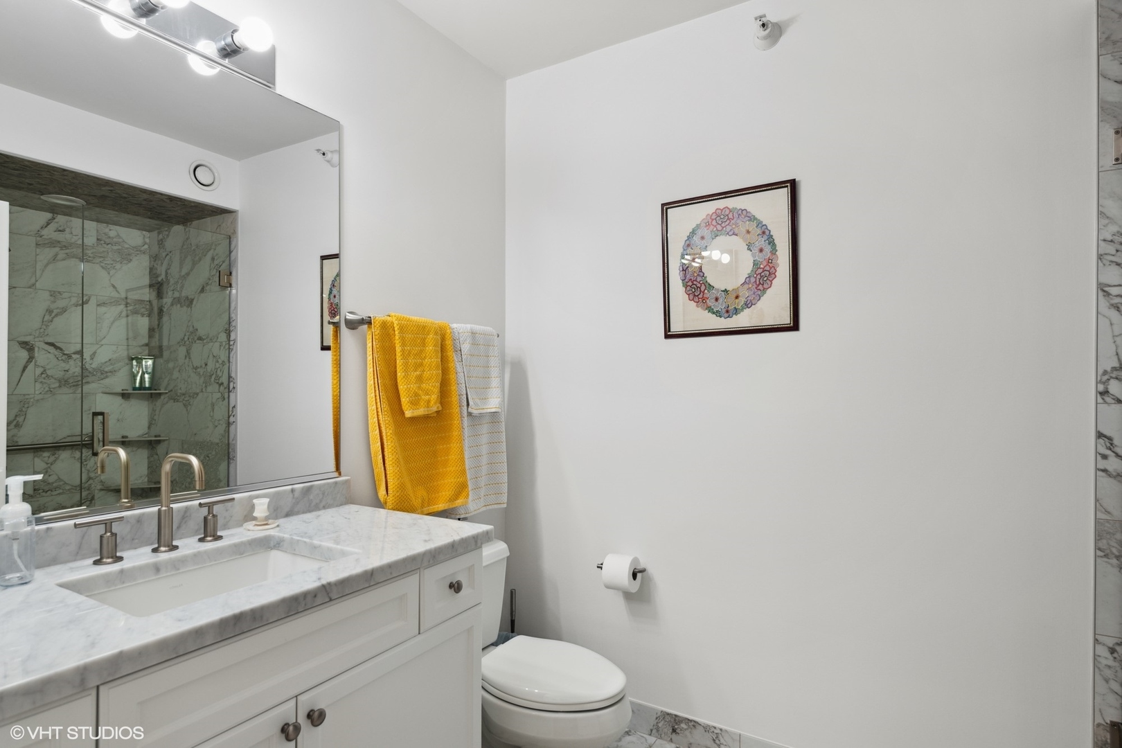 807 Davis Street Unit: 1806
