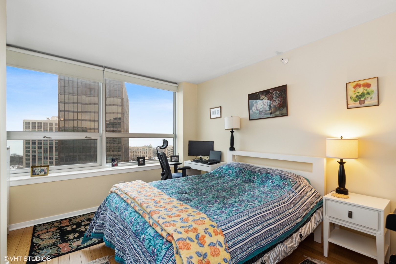 807 Davis Street Unit: 1806