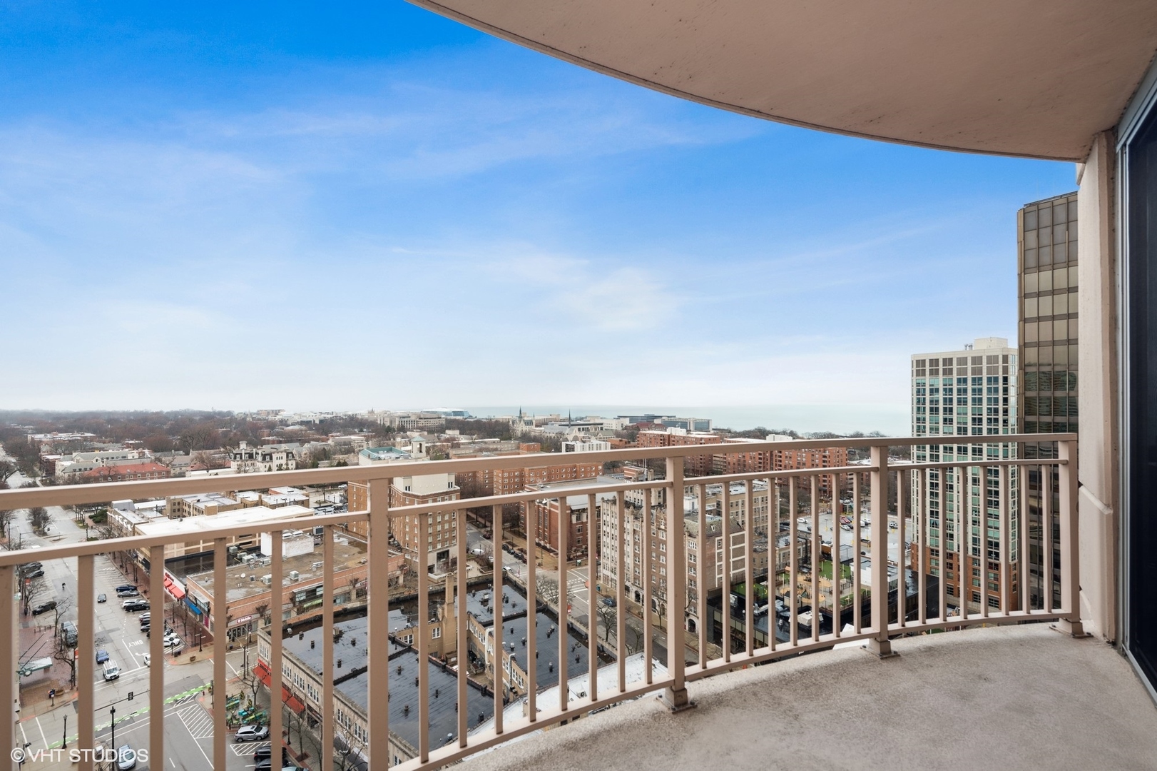 807 Davis Street Unit: 1806