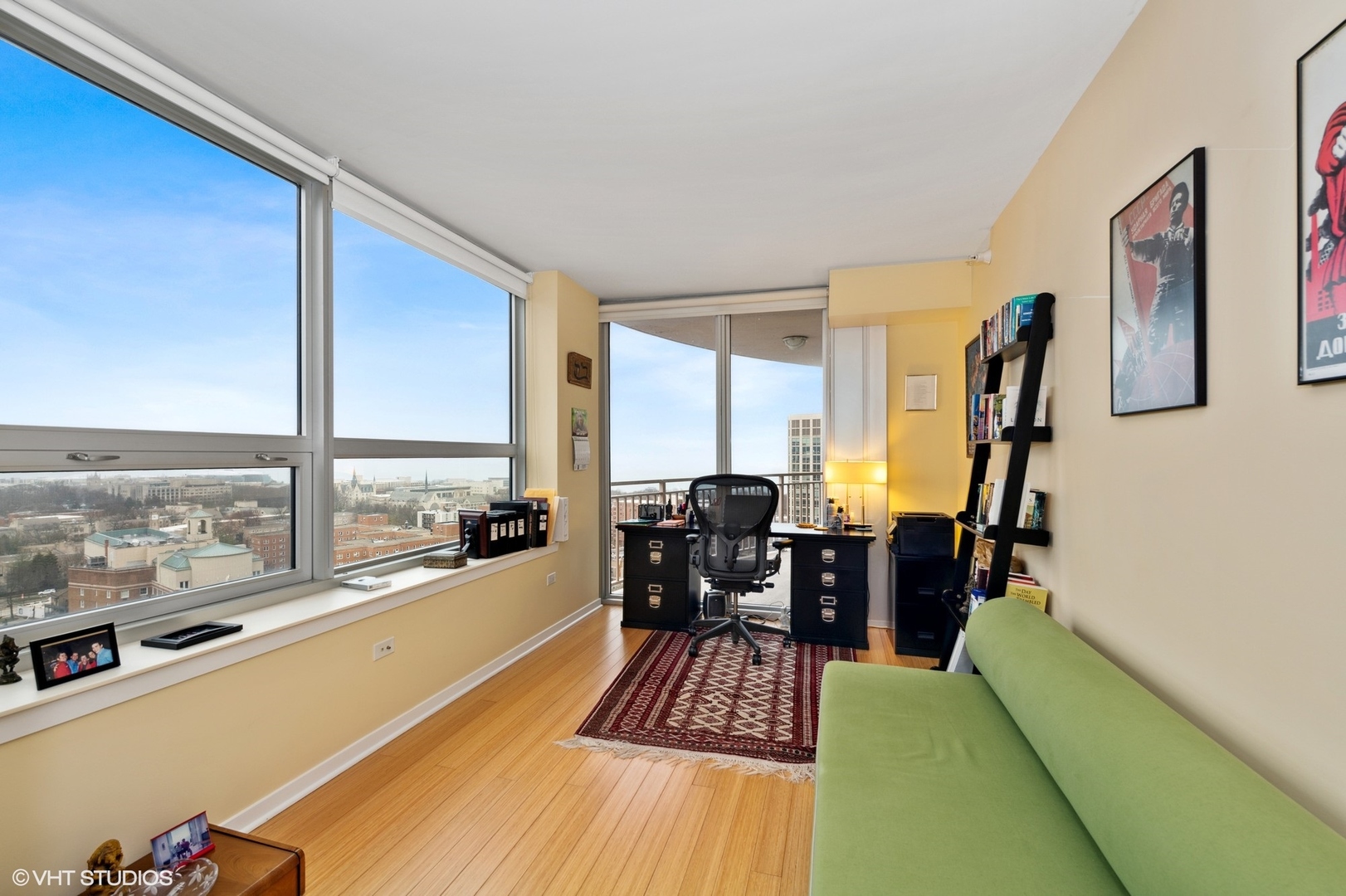 807 Davis Street Unit: 1806