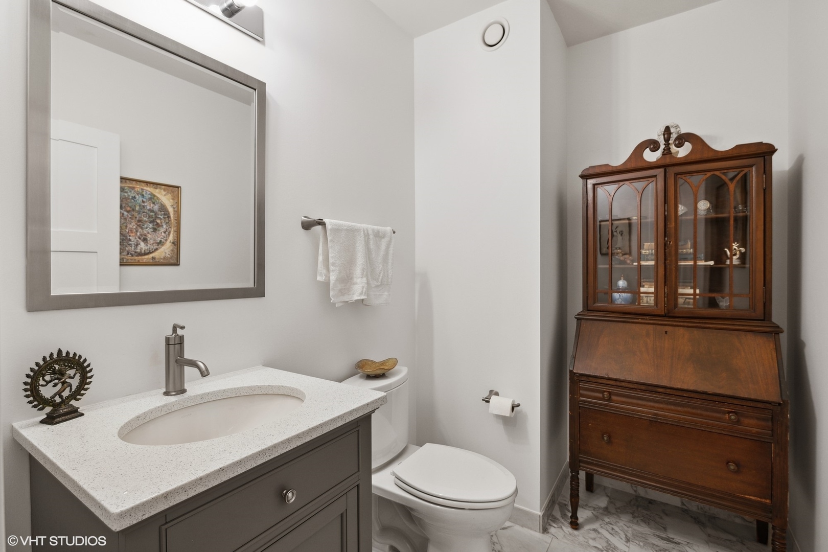 807 Davis Street Unit: 1806