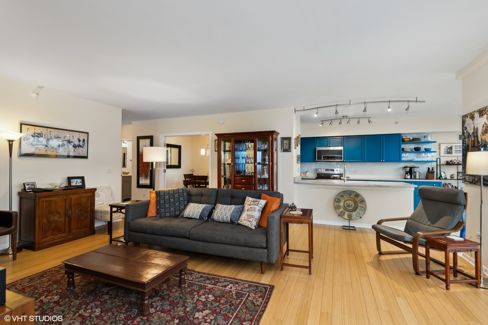 807 Davis Street Unit: 1806