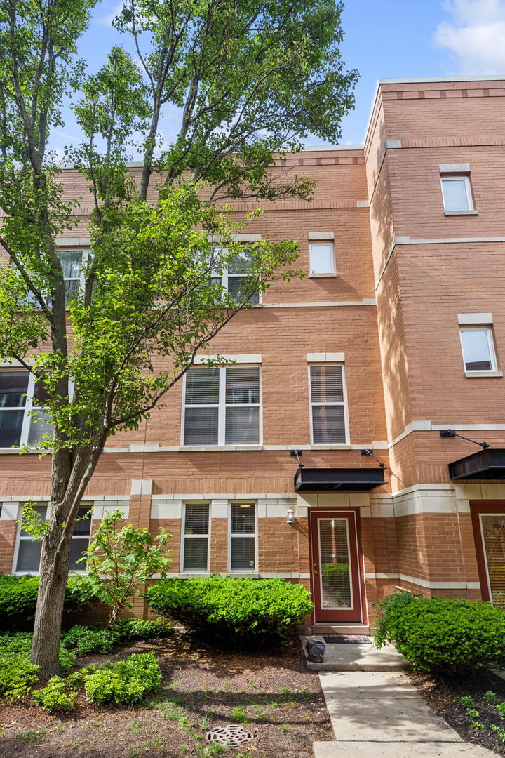 521 Chicago Avenue Unit: H
