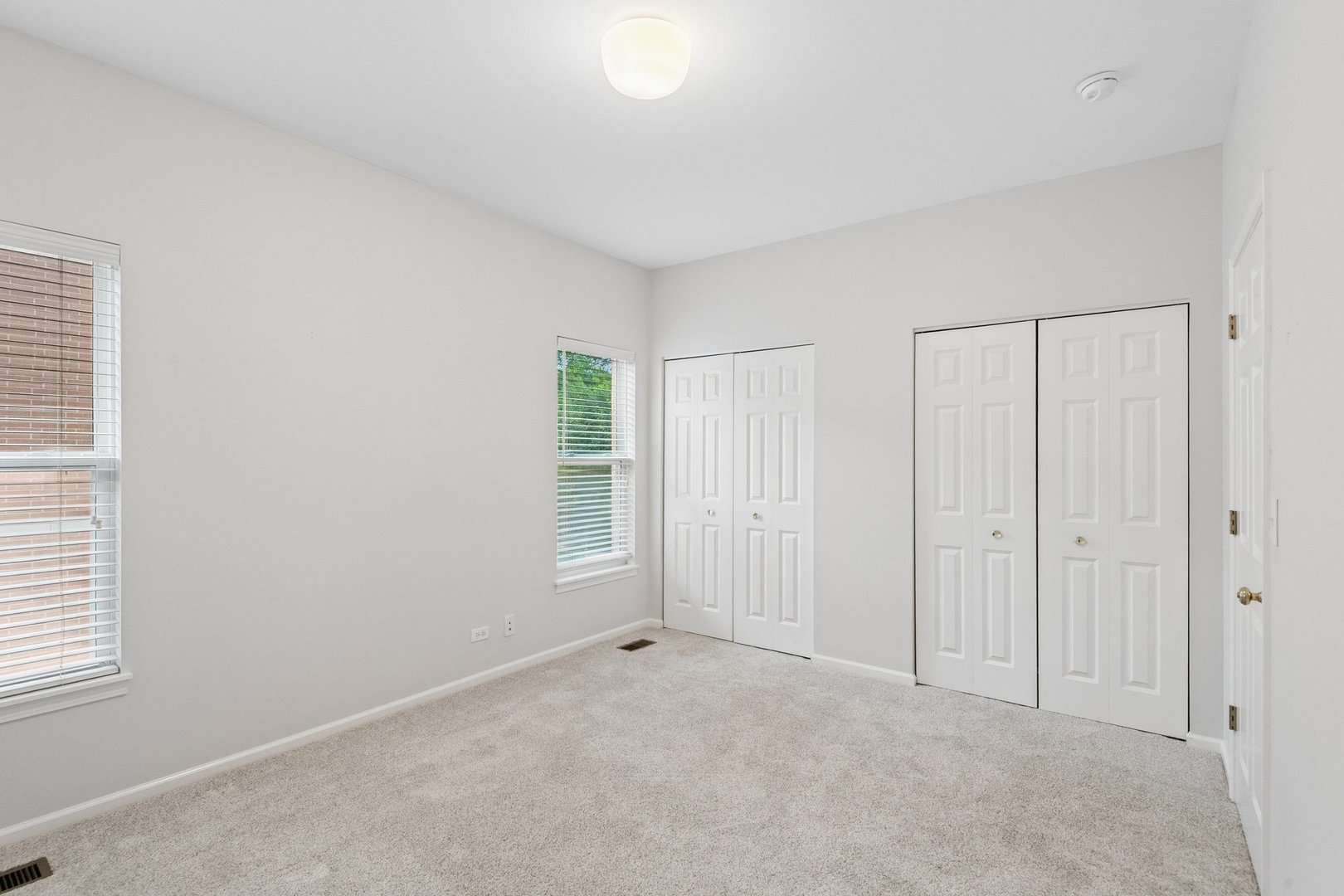 521 Chicago Avenue Unit: H