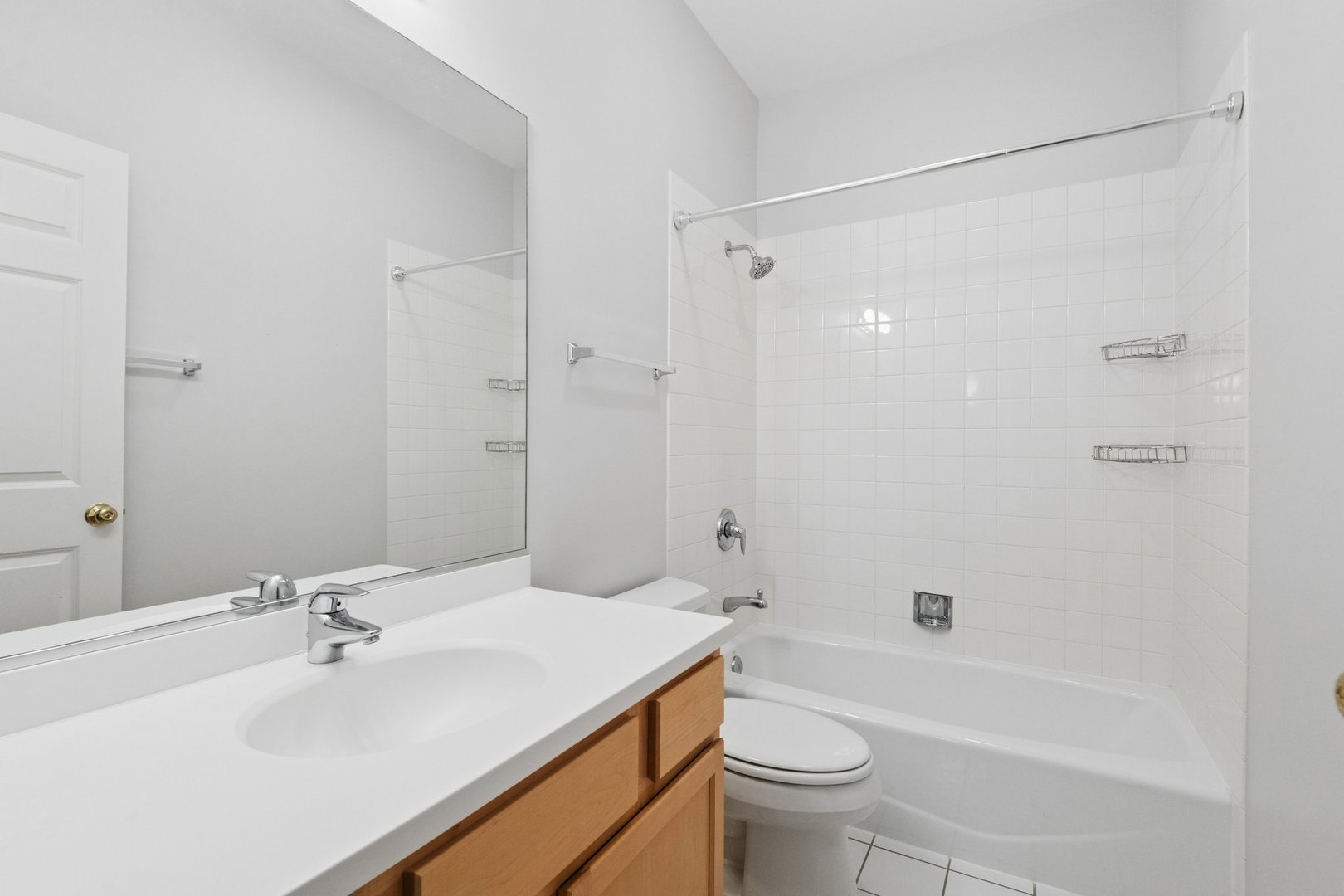 521 Chicago Avenue Unit: H