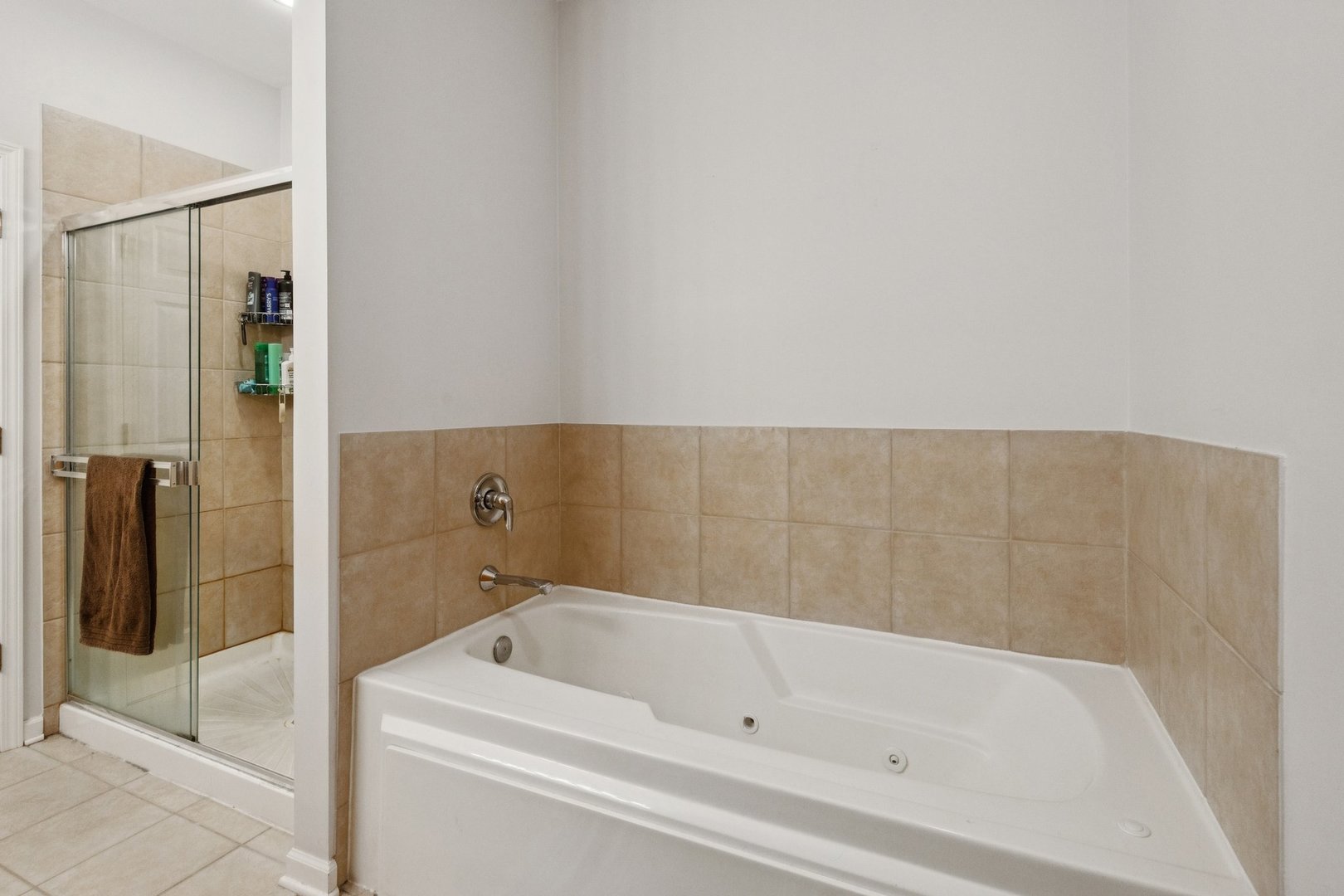 521 Chicago Avenue Unit: H