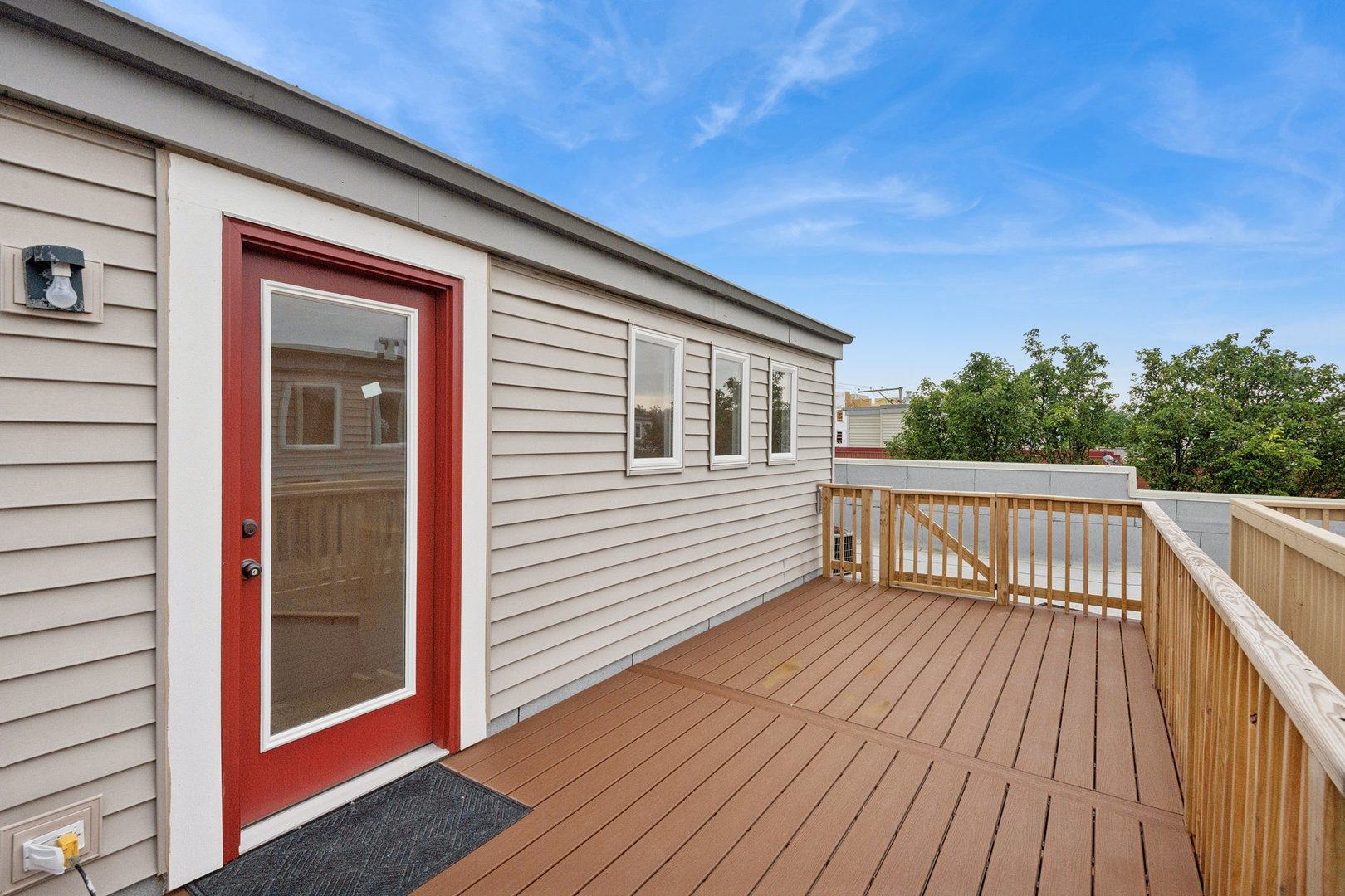 521 Chicago Avenue Unit: H