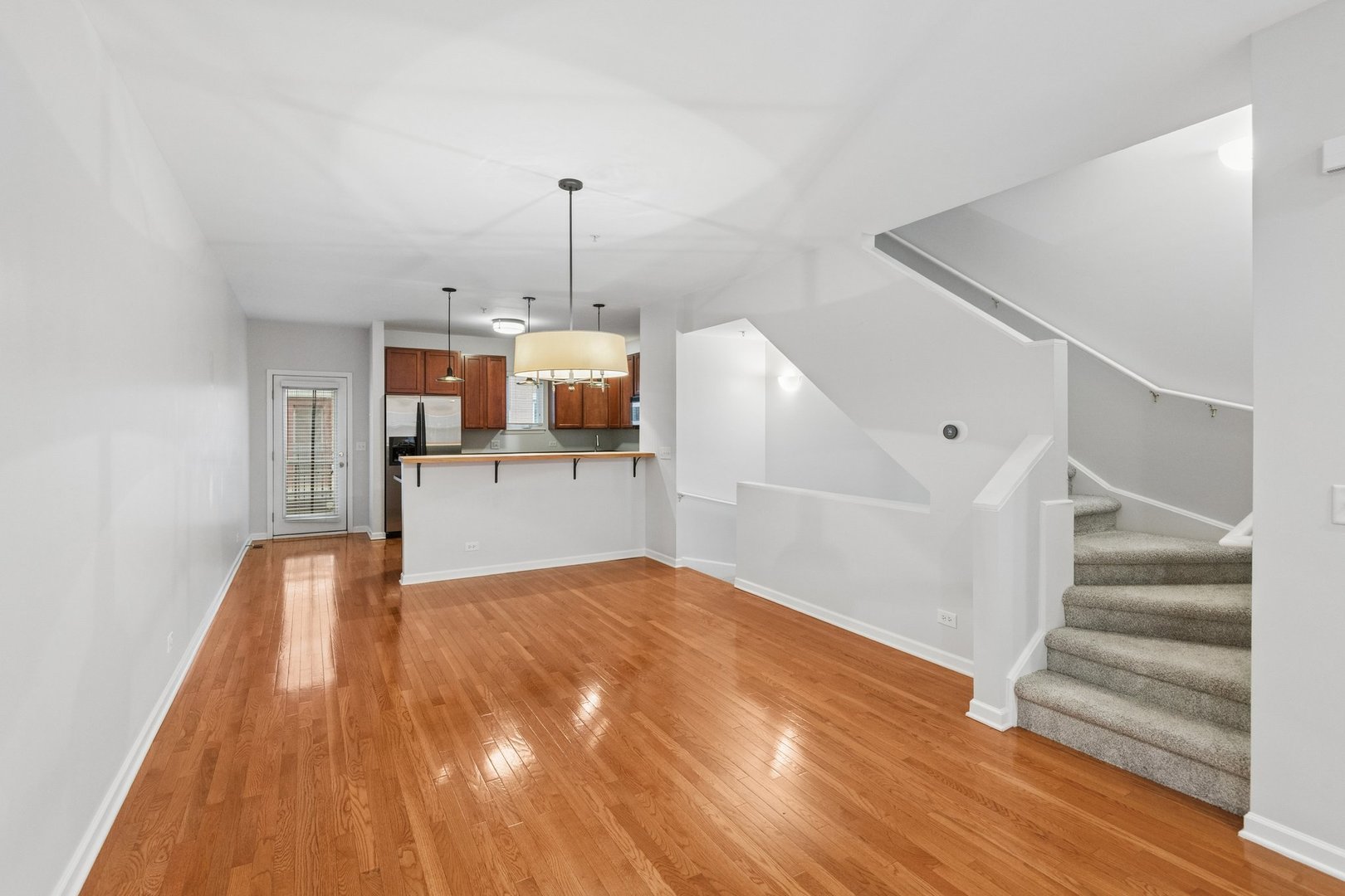 521 Chicago Avenue Unit: H