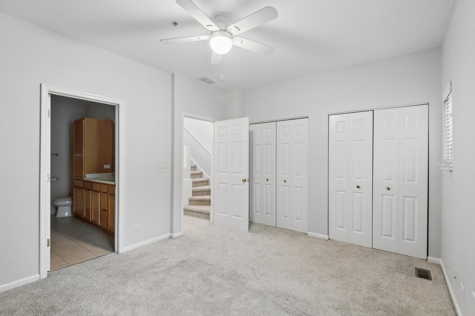 521 Chicago Avenue Unit: H