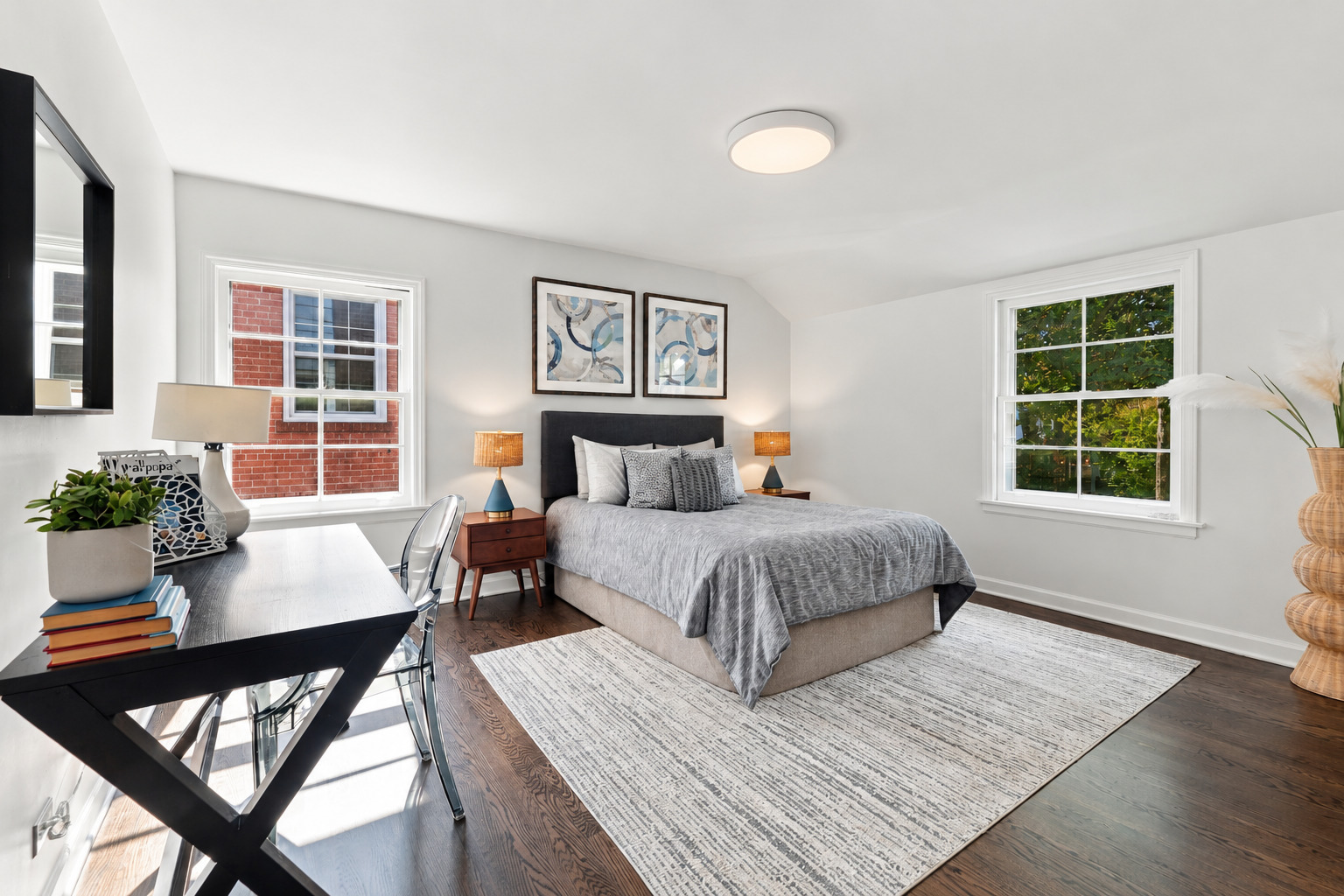2111 Lincolnwood Drive