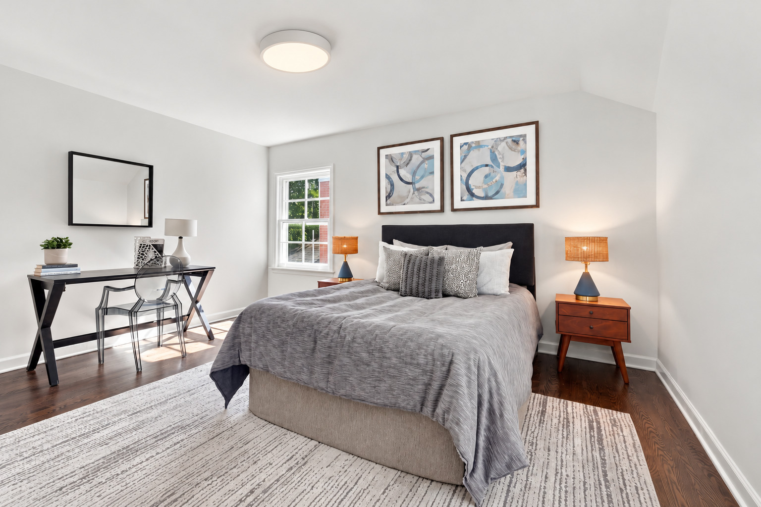 2111 Lincolnwood Drive
