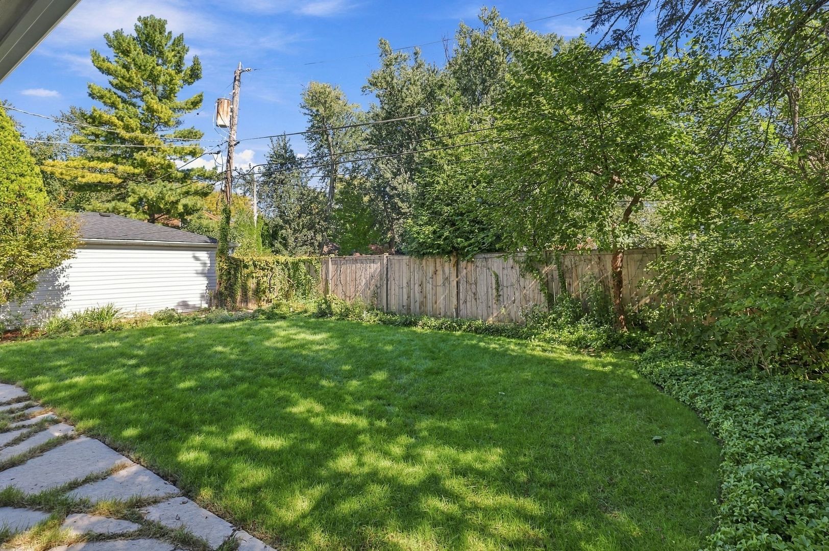 2111 Lincolnwood Drive