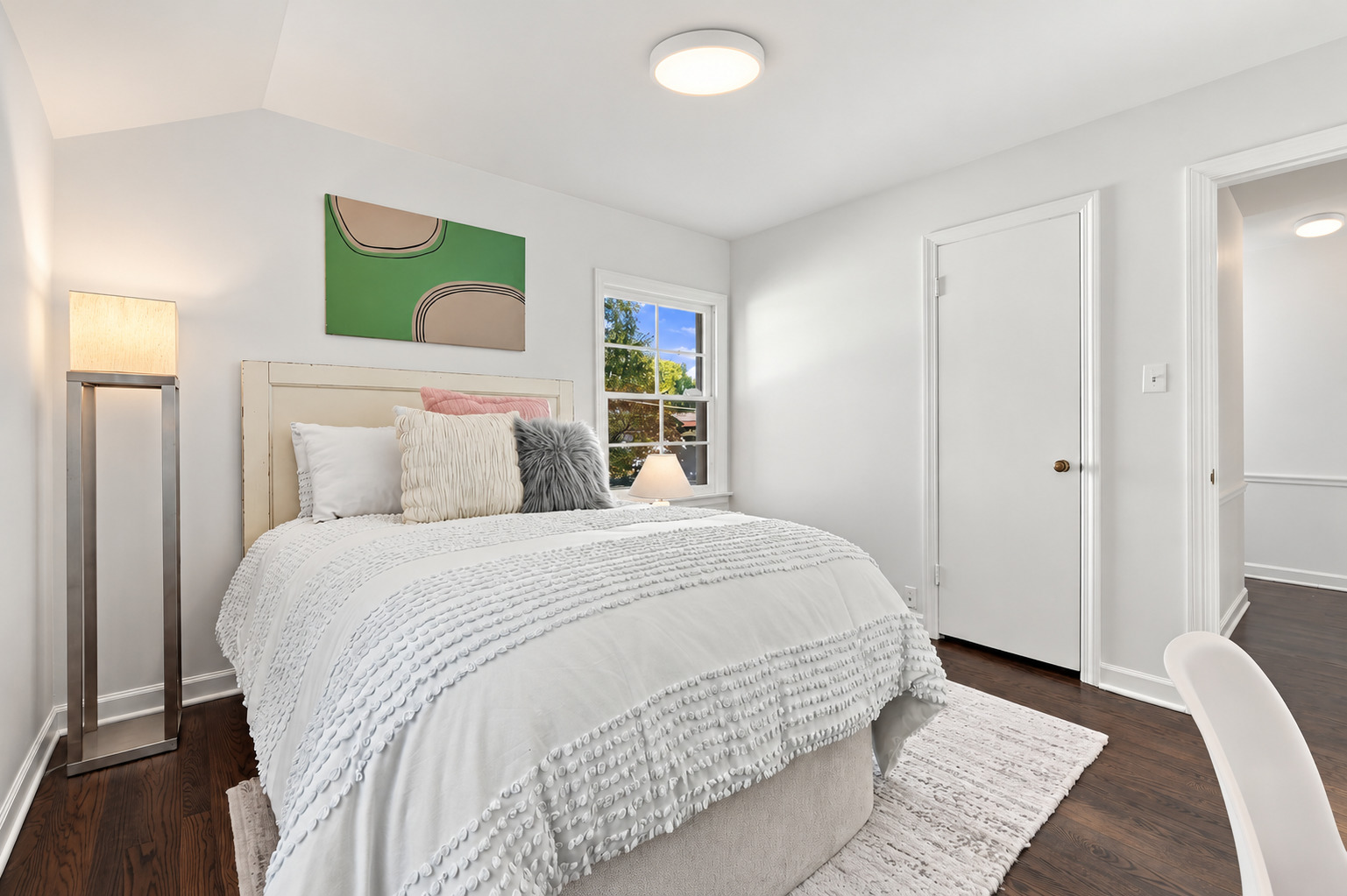 2111 Lincolnwood Drive