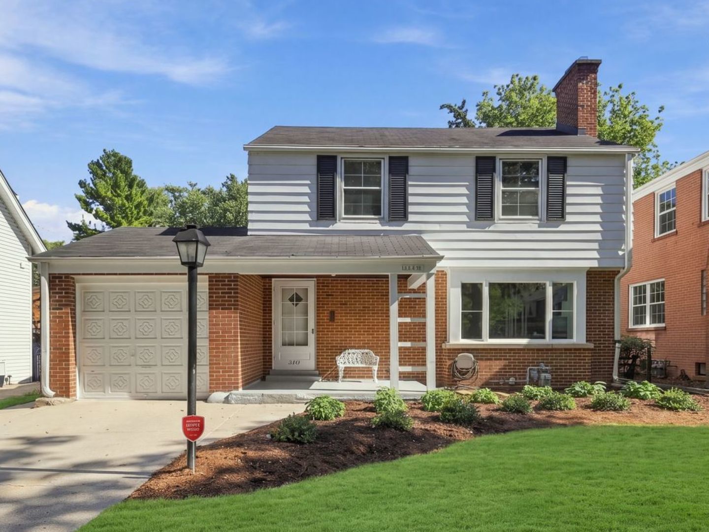 2111 Lincolnwood Drive