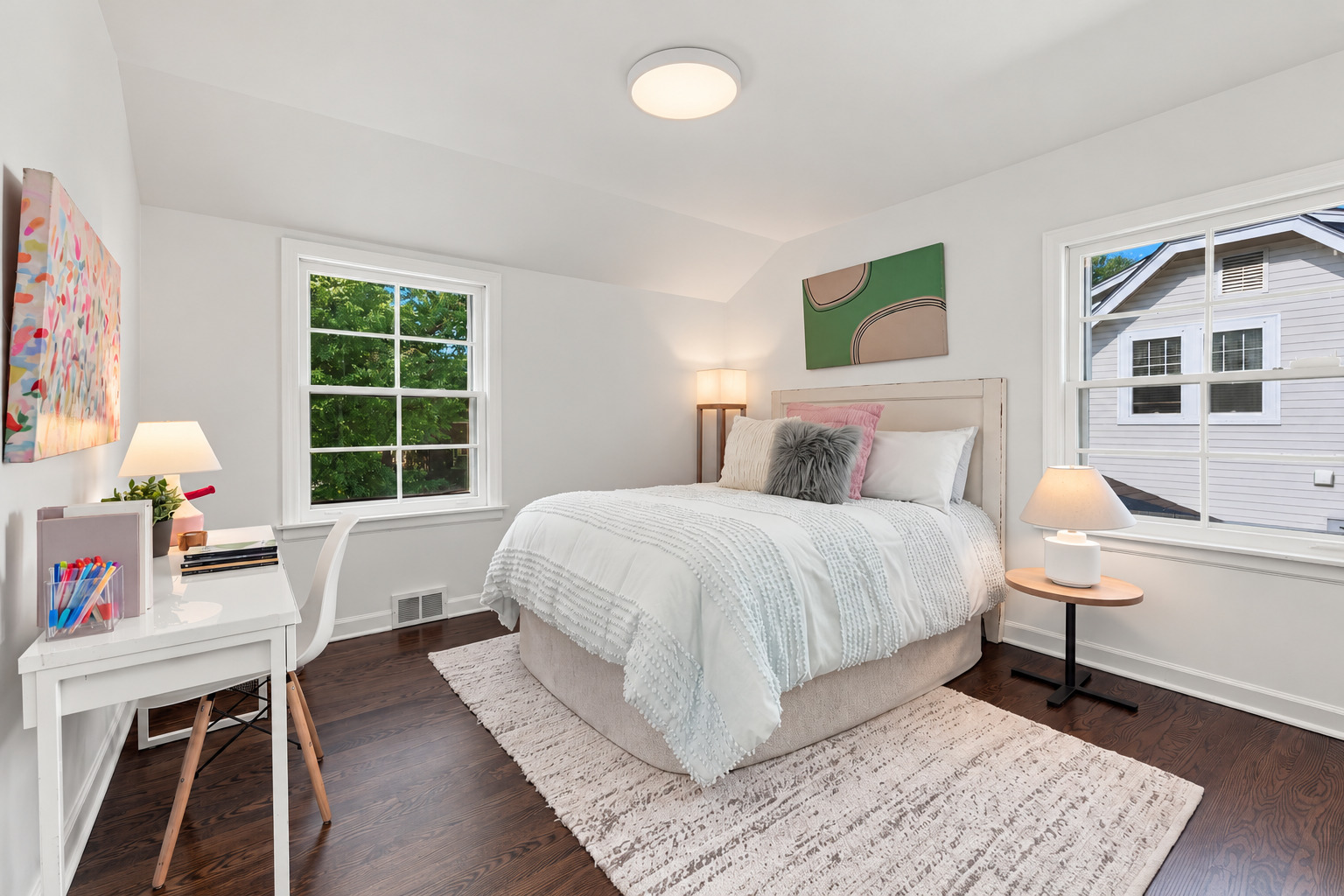 2111 Lincolnwood Drive