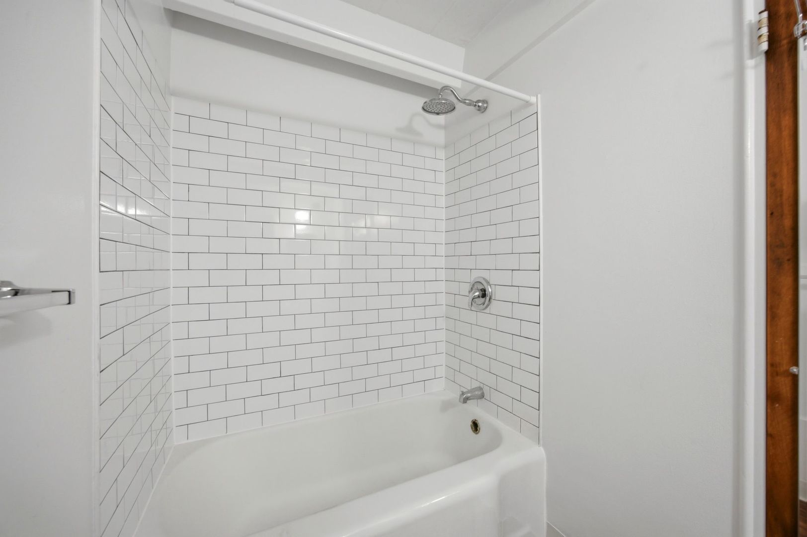 1862 Sherman Avenue Unit: 1NW