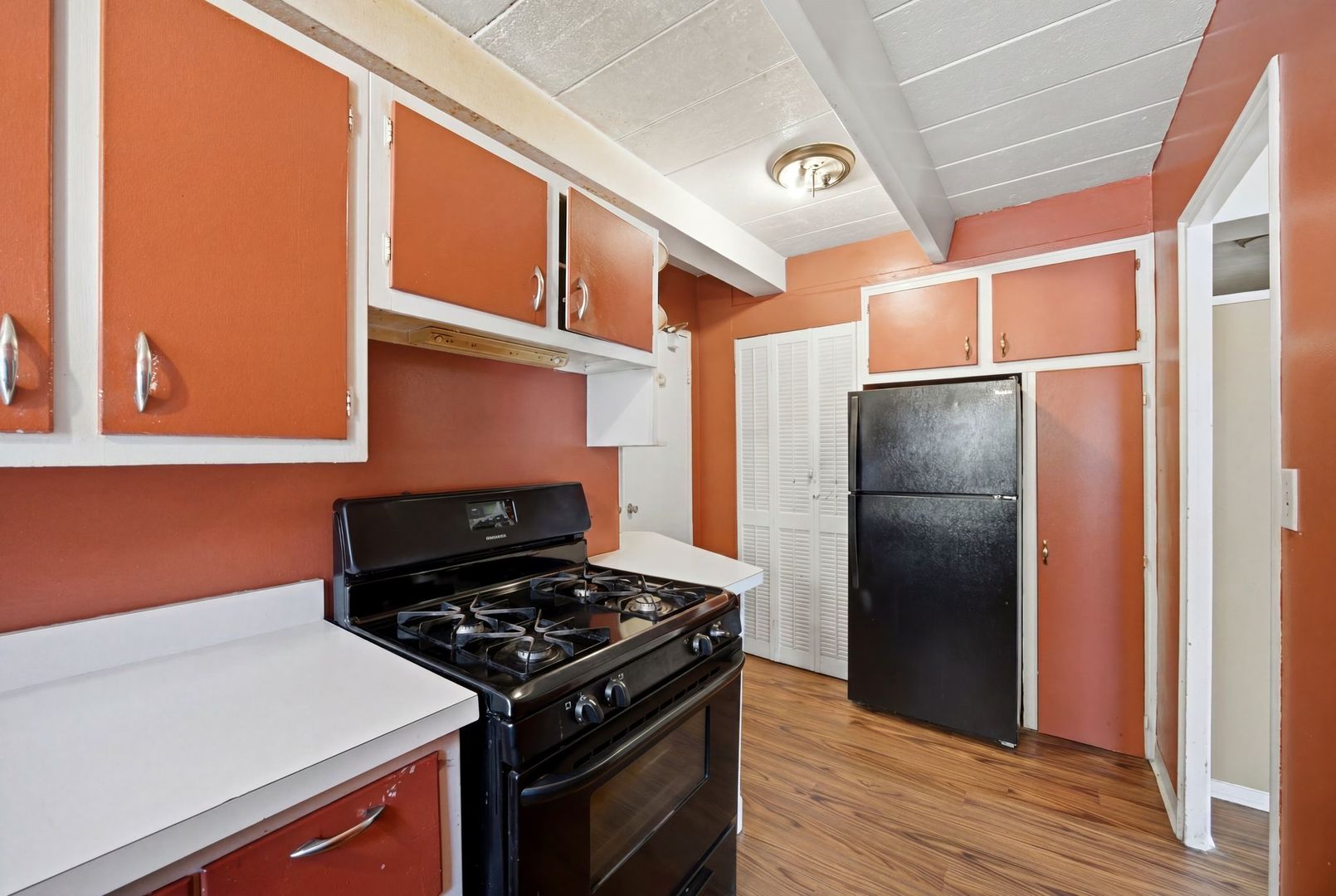 1862 Sherman Avenue Unit: 1NW