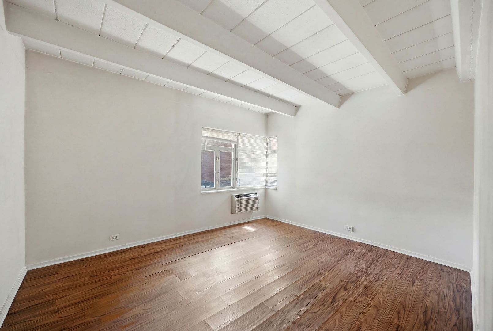 1862 Sherman Avenue Unit: 1NW