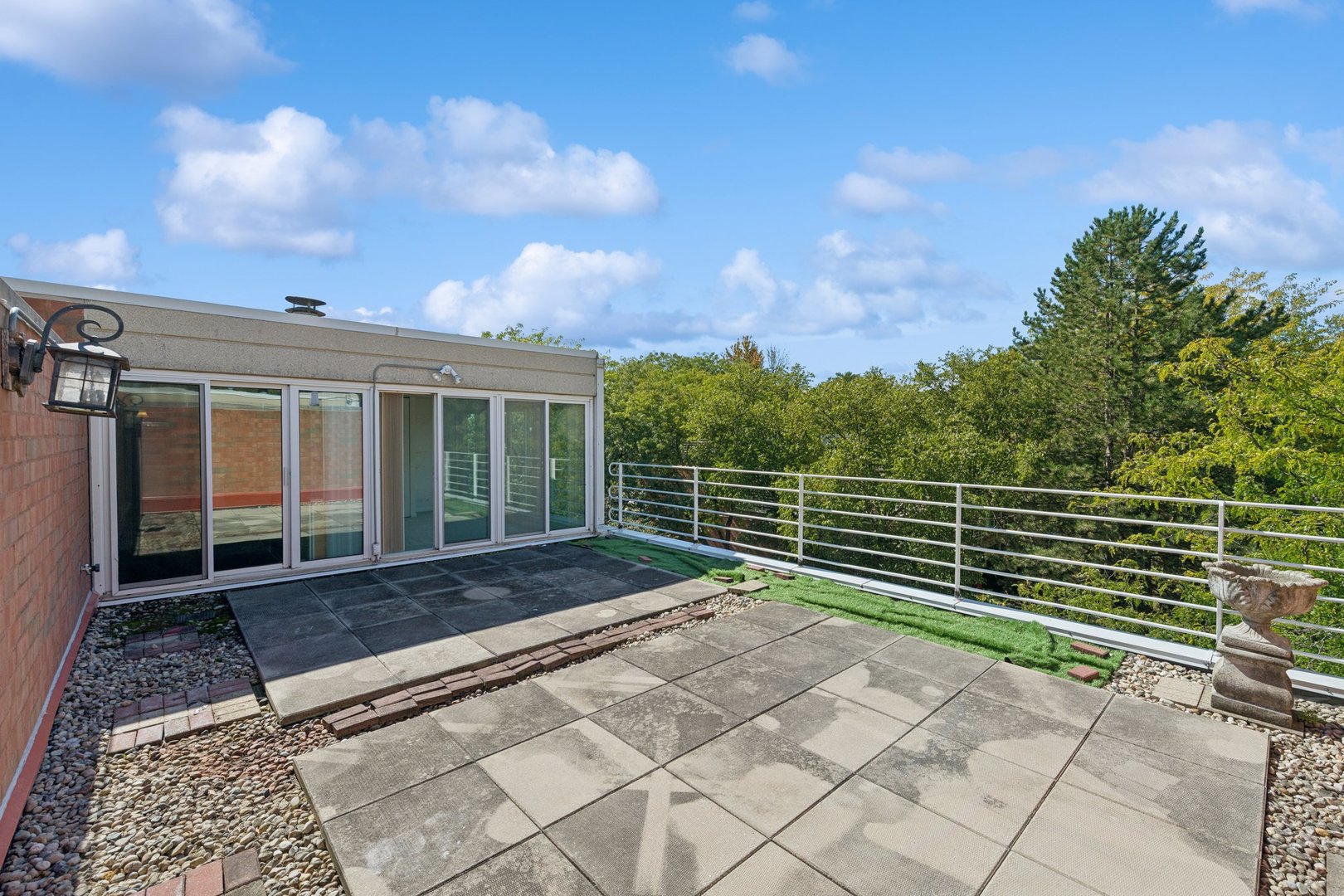 2525 Wellington Court Unit: 302