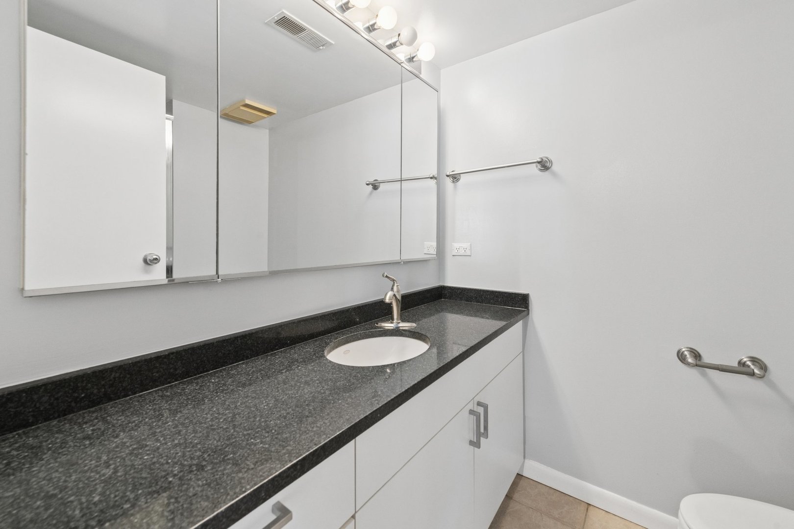 2525 Wellington Court Unit: 302