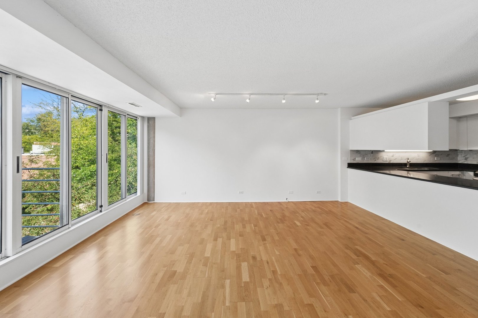 2525 Wellington Court Unit: 302