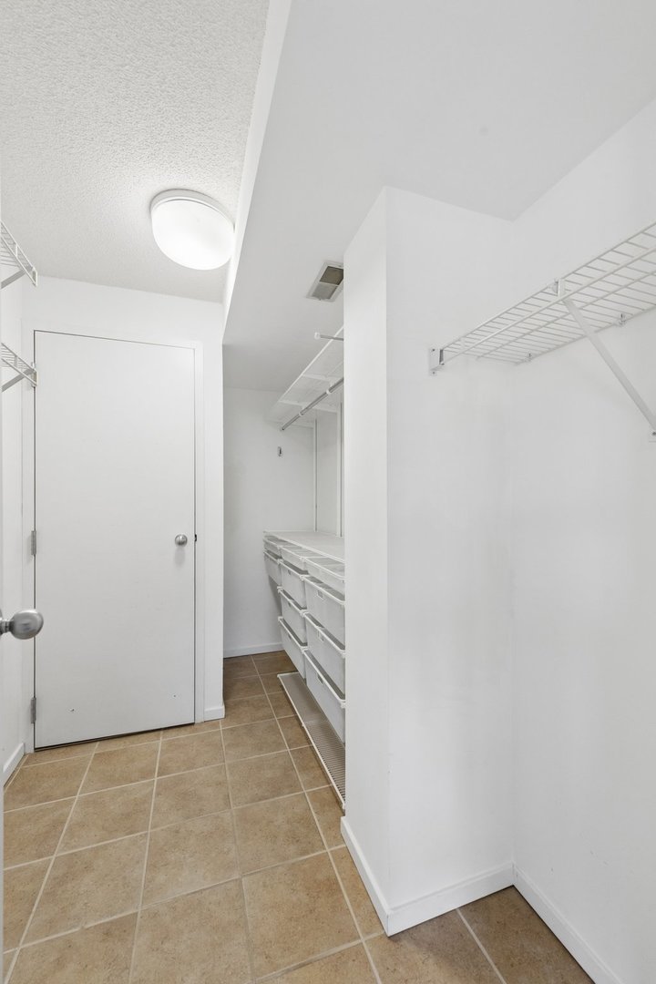 2525 Wellington Court Unit: 302