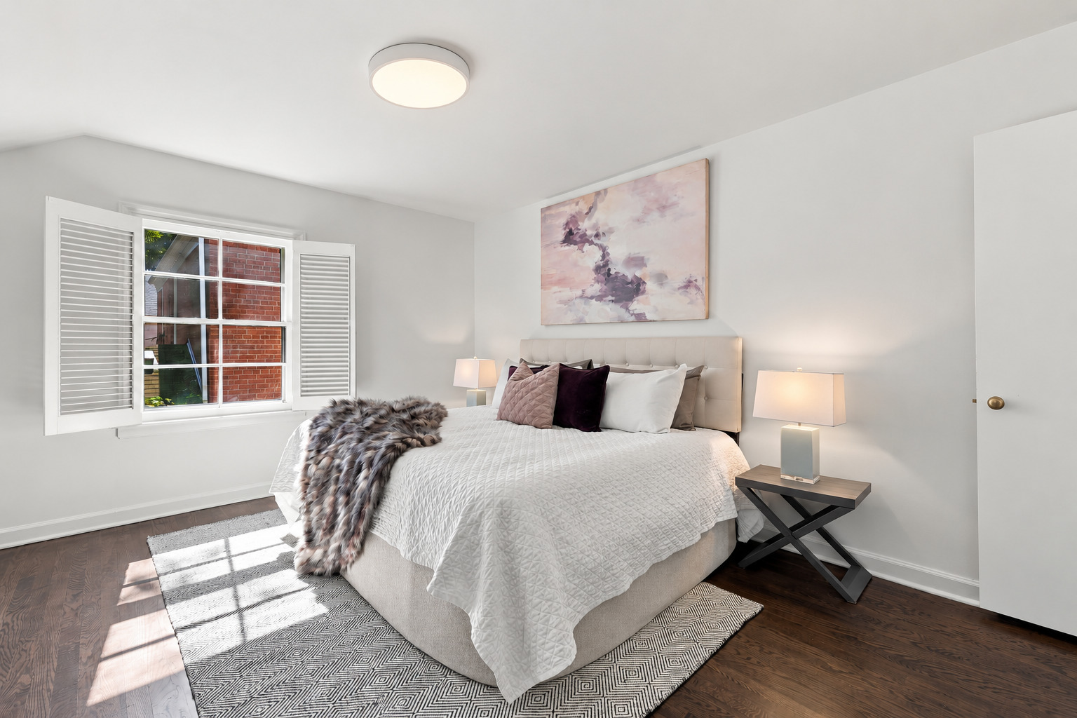 2111 Lincolnwood Drive
