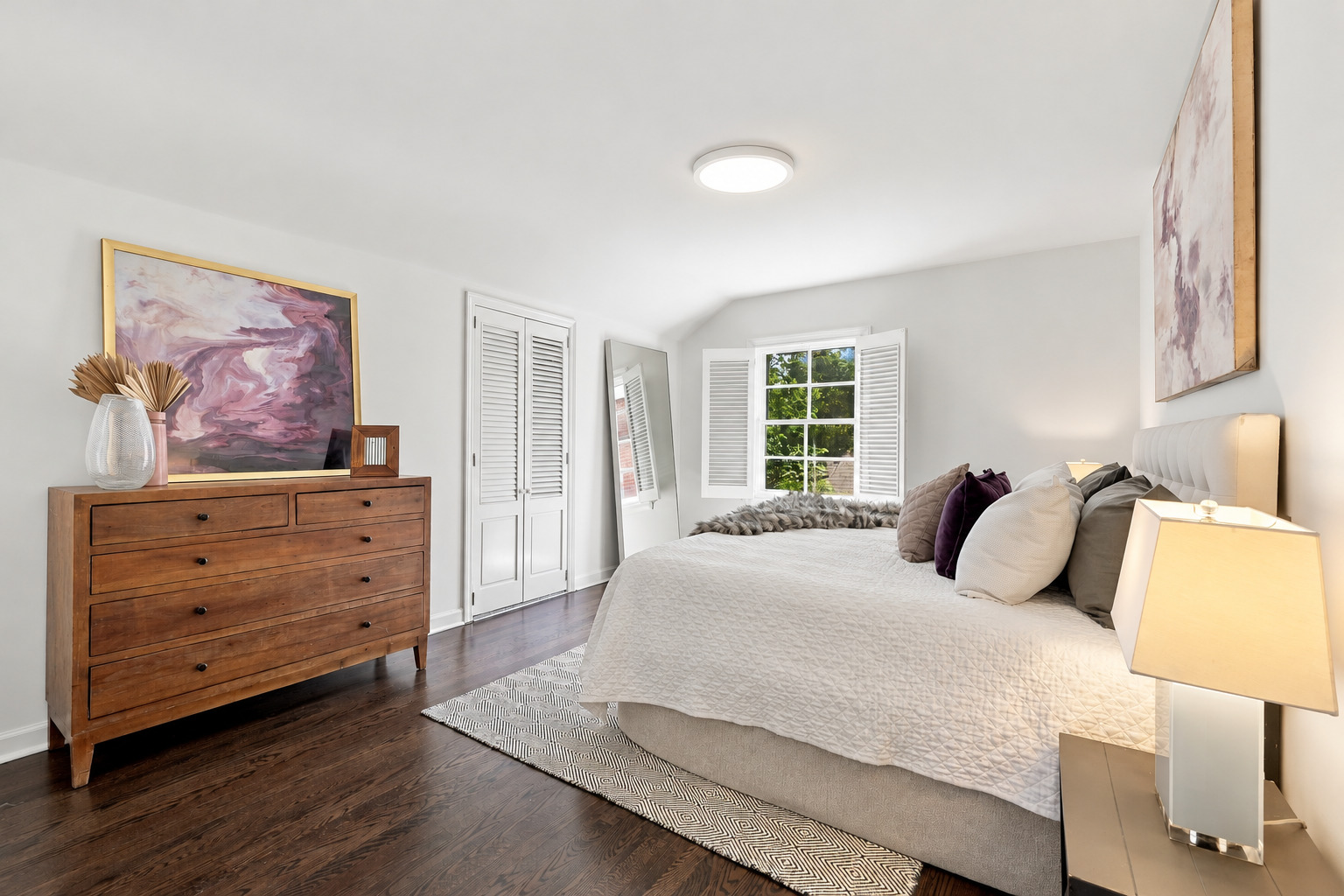 2111 Lincolnwood Drive