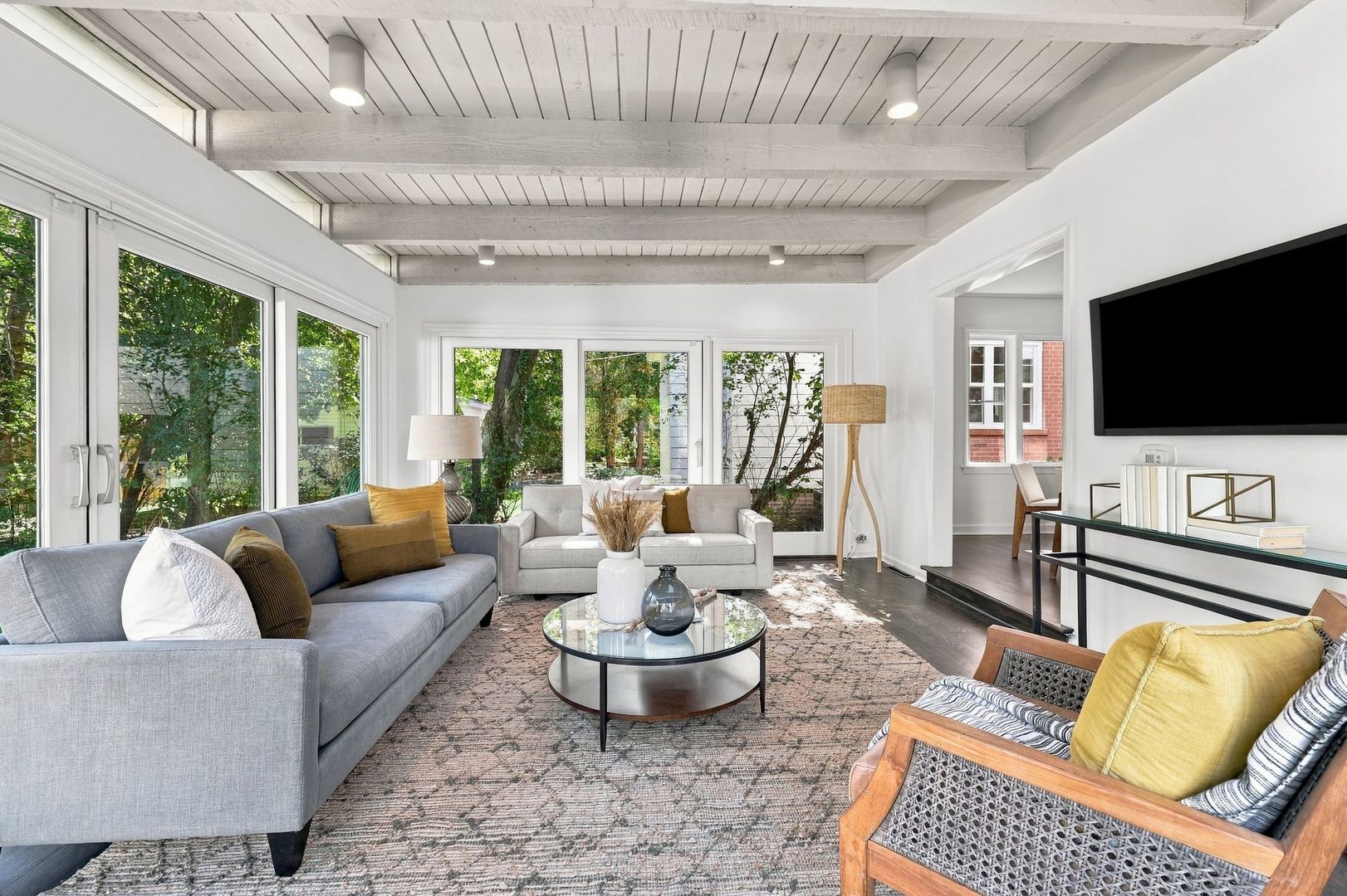 2111 Lincolnwood Drive