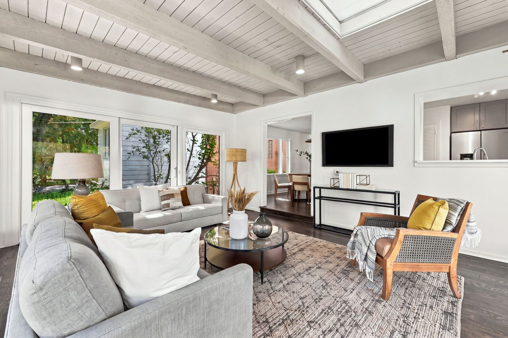 2111 Lincolnwood Drive