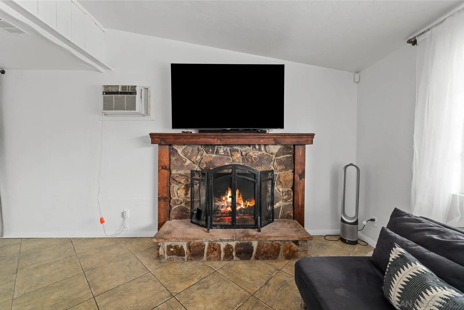 705 Maria Ave