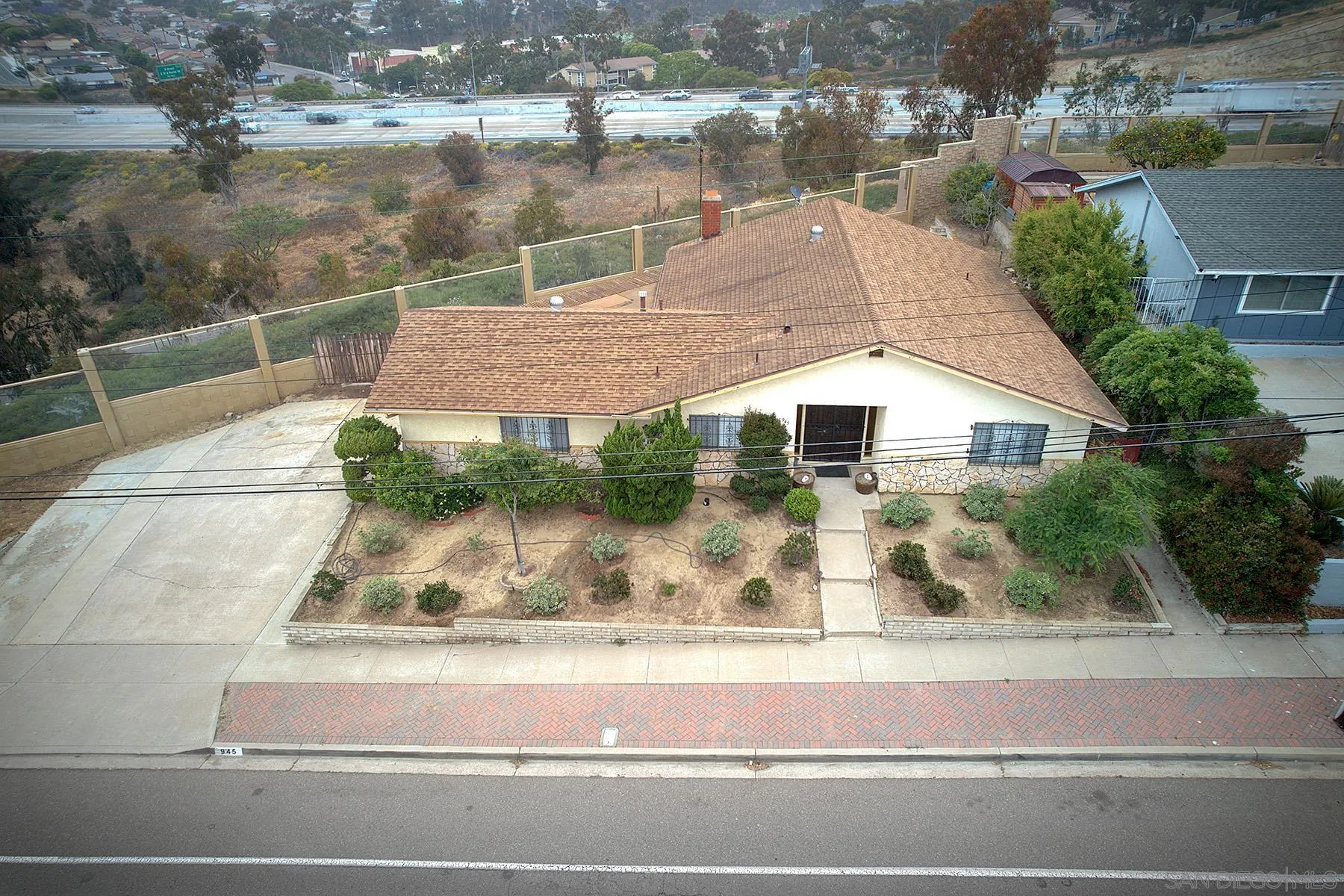 945 Nacion Avenue