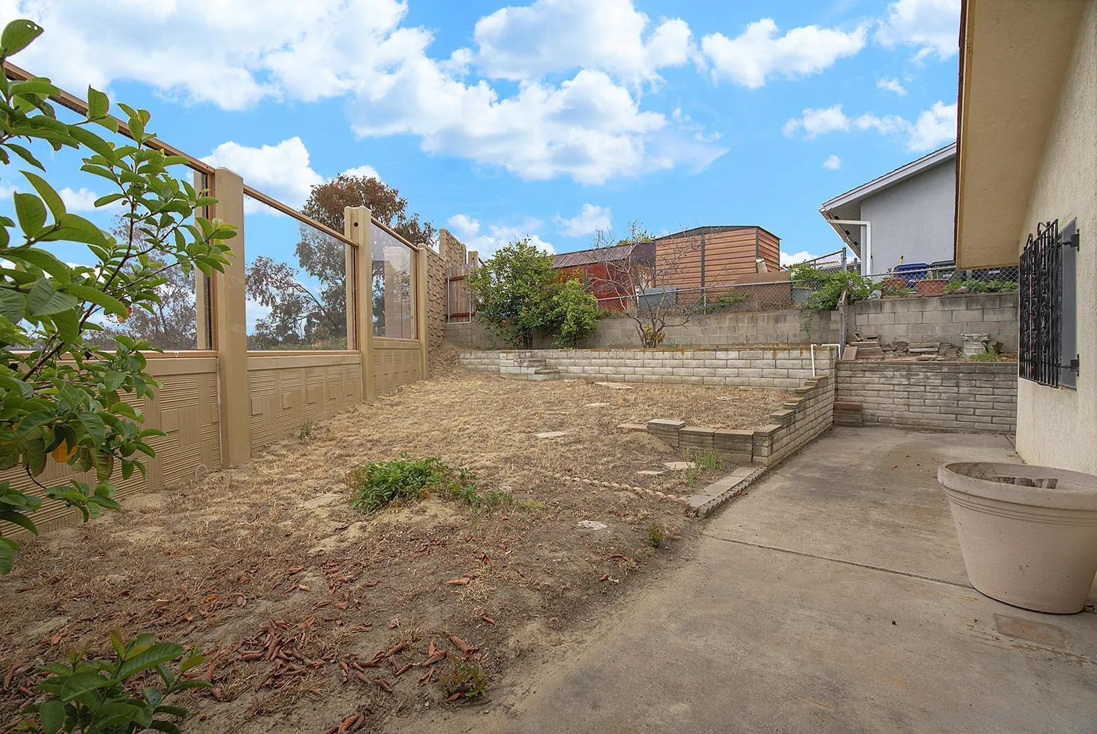 945 Nacion Avenue