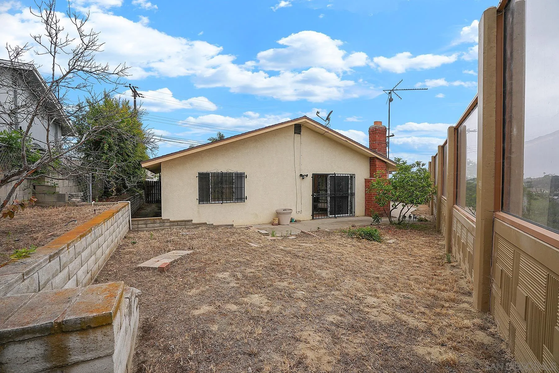 945 Nacion Avenue