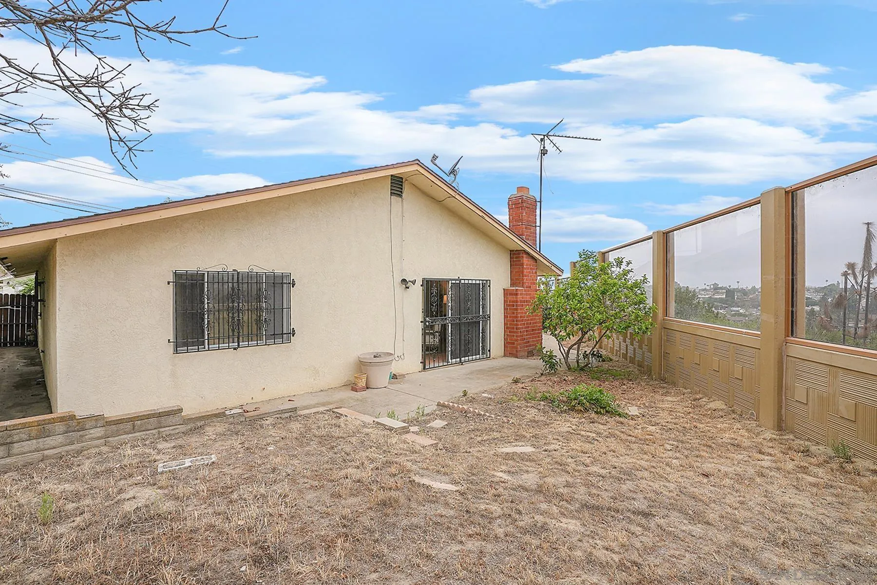 945 Nacion Avenue