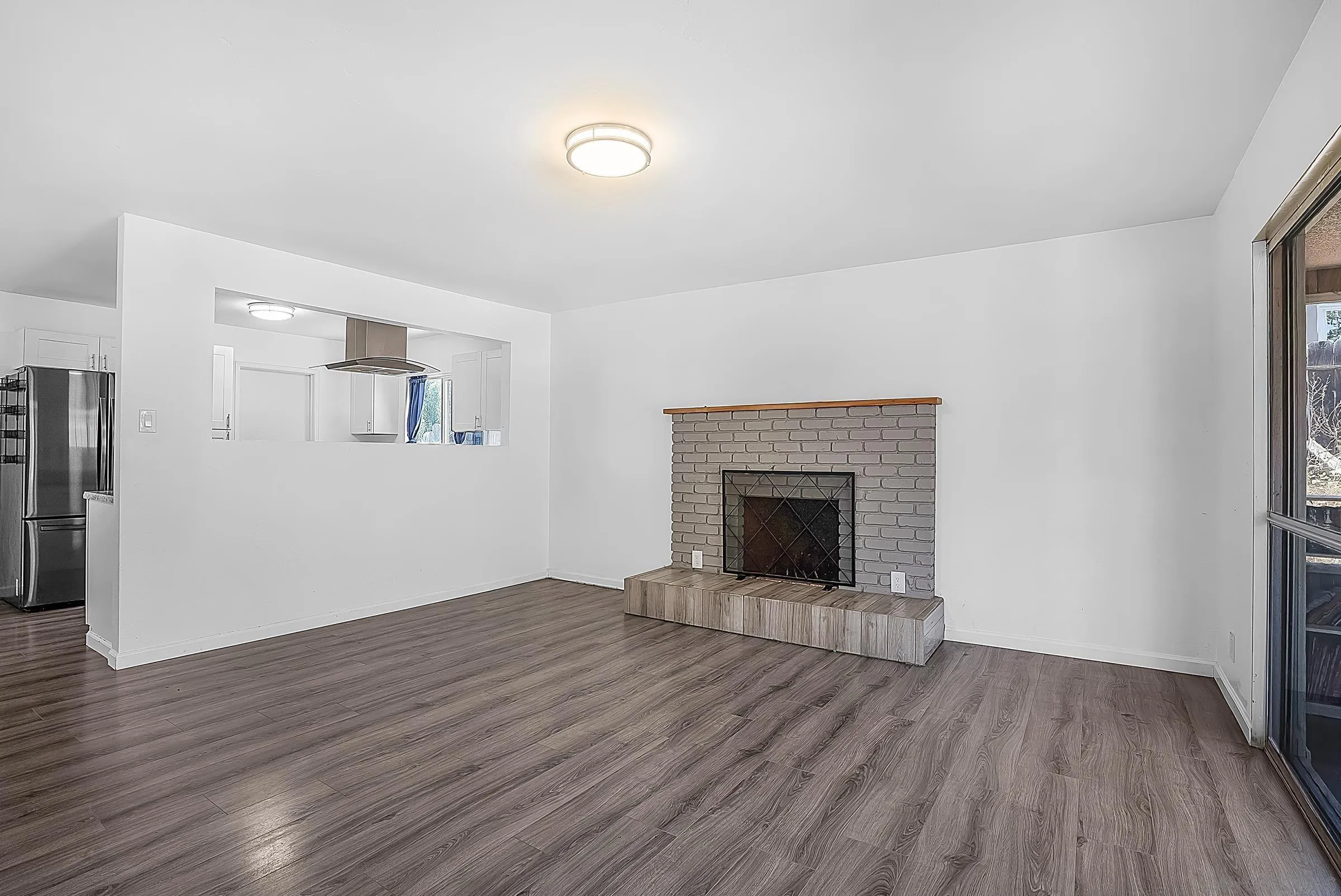 475 Rivera Ct