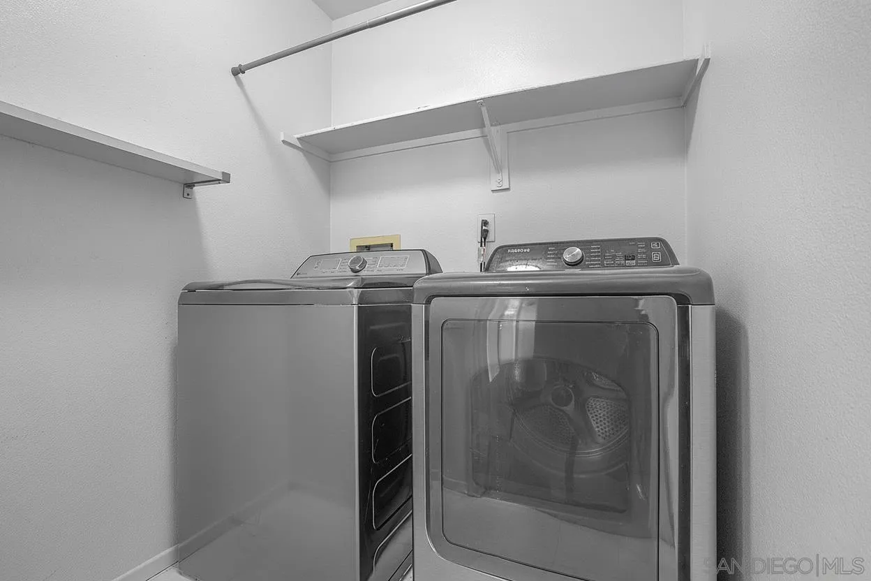 1411 E Santa Rita E