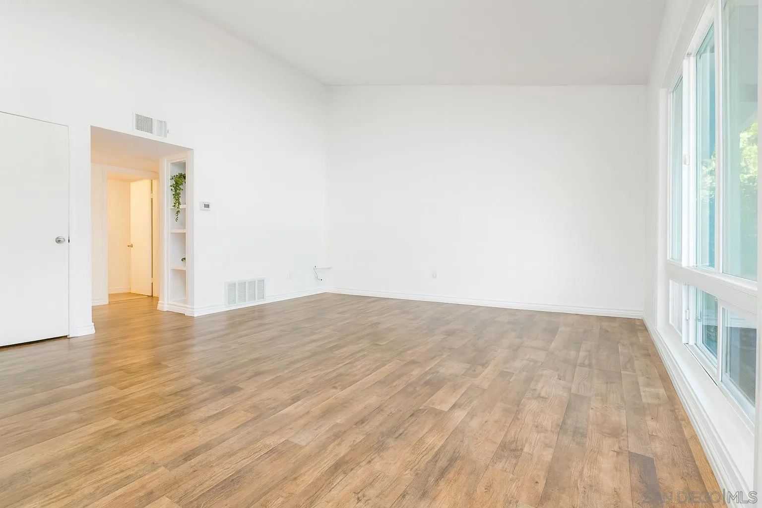 1817 E E Grand Ave Unit 56