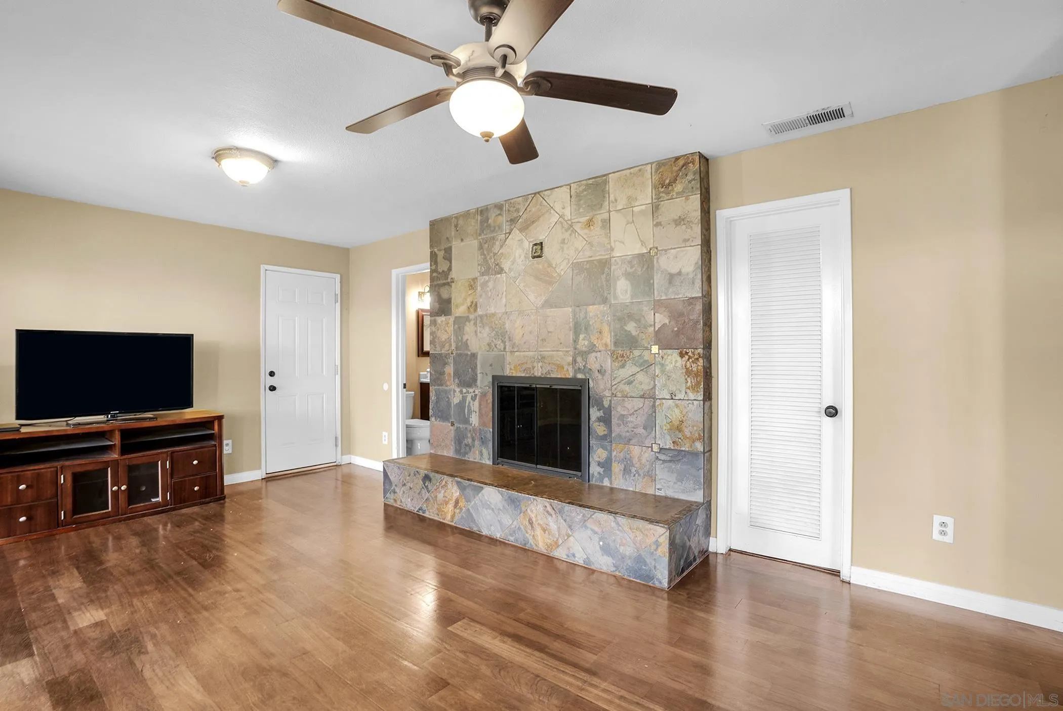 2373 Carroll Ln