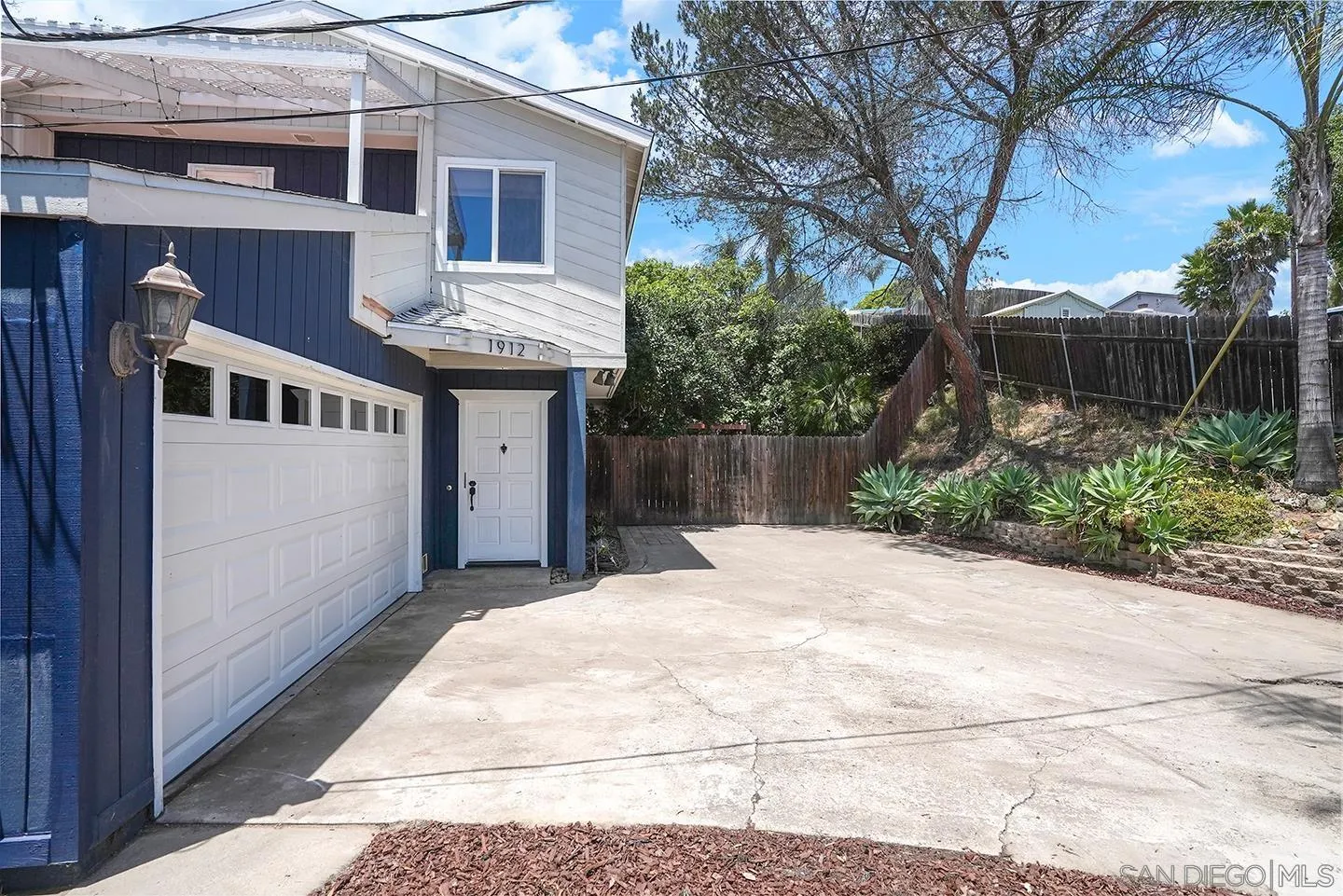 1912 Shirley Ln