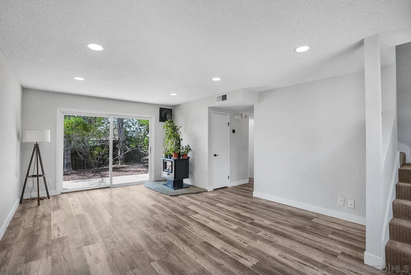 1912 Shirley Ln